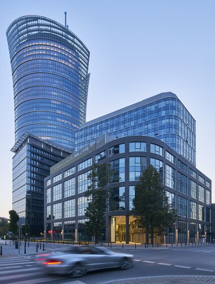 CW 50-HI Murs rideaux - Wronia 31 situé à Warsaw, Pologne