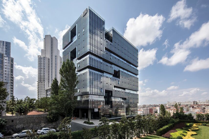 ConceptWall 60 Murs rideaux, HiFinity Coulissants et ConceptSystem 68 Portes - Complexe immobilier Now Bomonti situé à Istanbul, Turquie