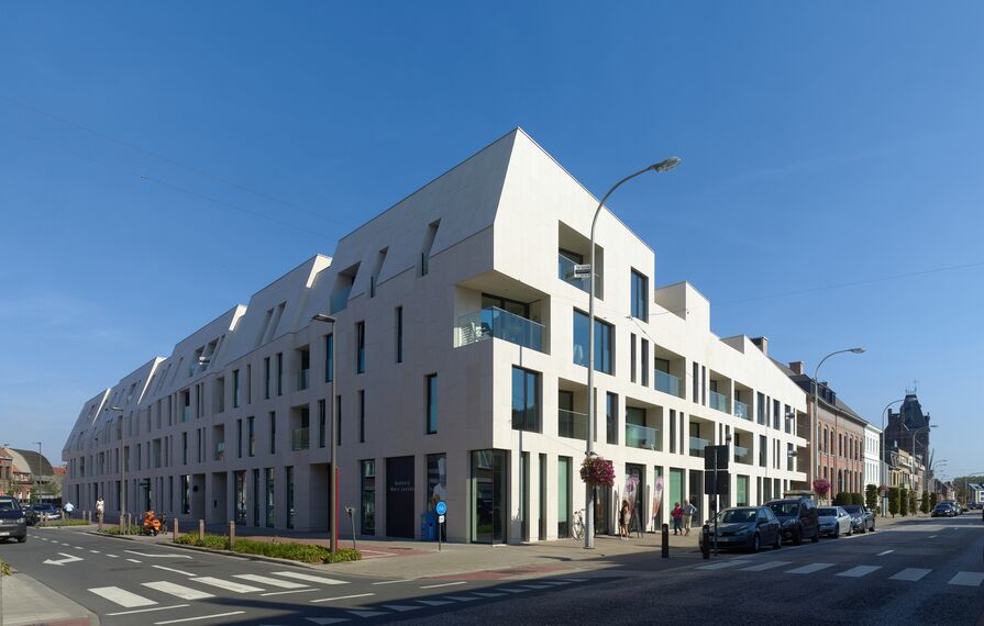 ConceptSystem 77 Portes, ConceptPatio 130 Coulissants, CW 50 Standard Murs rideaux et CW 50 Murs rideaux - Immeuble résidentiel Annonciaden situé à Wijnegem, Belgique