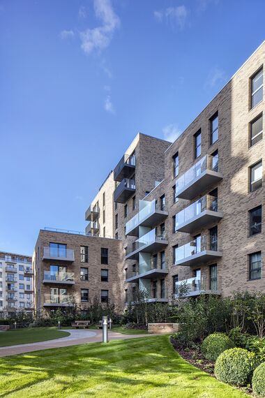 ConceptSystem 77 Portes et ConceptSystem 77 Fenêtres - Immeuble résidentiel Emerald Gardens situé à London, Royaume-Uni