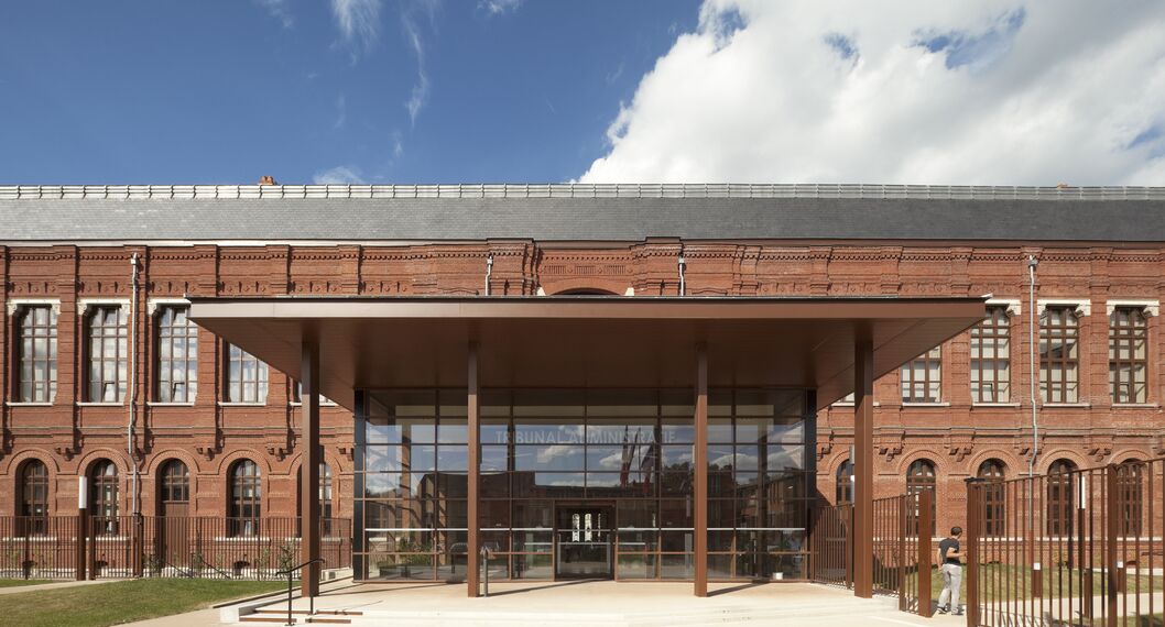 ConceptWall 50 Façades and ThermoSystem 68 Windows - Governmental Administrative Court of Lille located in Lille, France