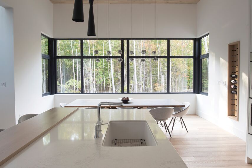 ConceptWall 50 Murs rideaux et ConceptSystem 77 Fenêtres - Residence Forest View situé àCanada