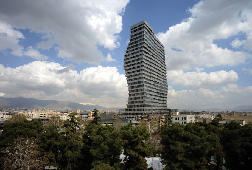 ConceptWall 60 Murs rideaux, ConceptSystem 68 Fenêtres et Ventalis Produits Périphériques - Immeuble de bureaux Jaam Tower situé à Tehran, Iran