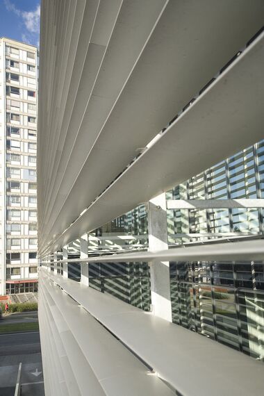 BriseSoleil 100 Brise Soleil et ConceptWall 50 Murs rideaux - Immeuble de bureaux 't Rabot situé à Gent, Belgique