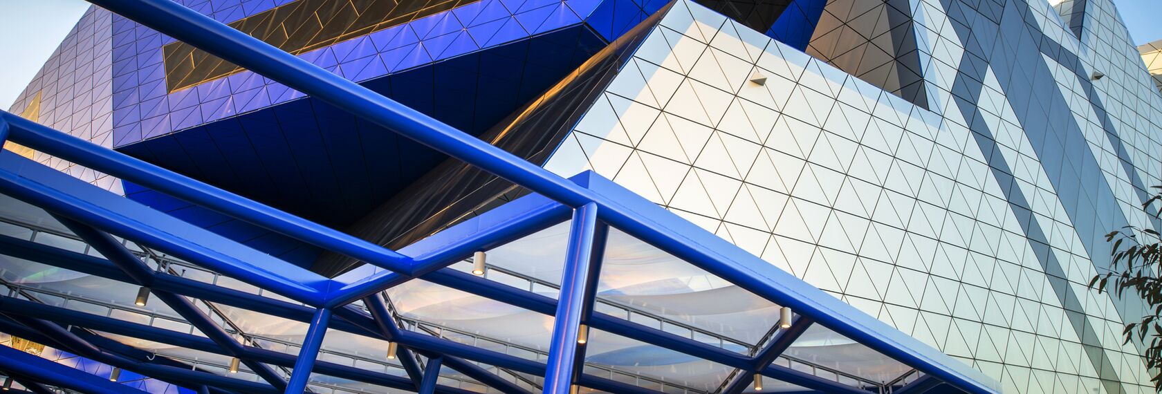 CW 50-SC Murs rideaux - Divertissement Perth Arena situé à Perth, Australie