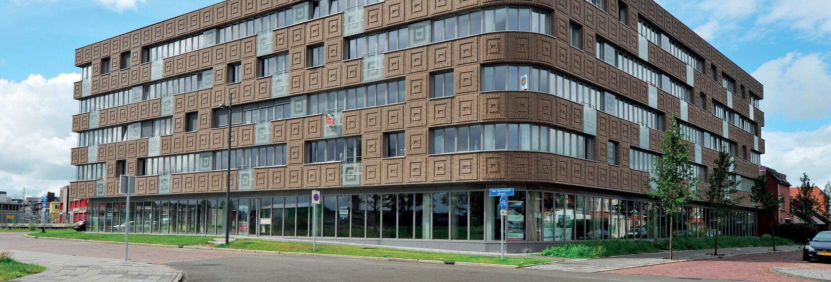 CS 38-SL Systèmes annulés, CS 38-SL Systèmes annulés et SlimLine 38 Fenêtres - Immeuble résidentiel Bloemhof situé à Groningen, les Pays-Bas