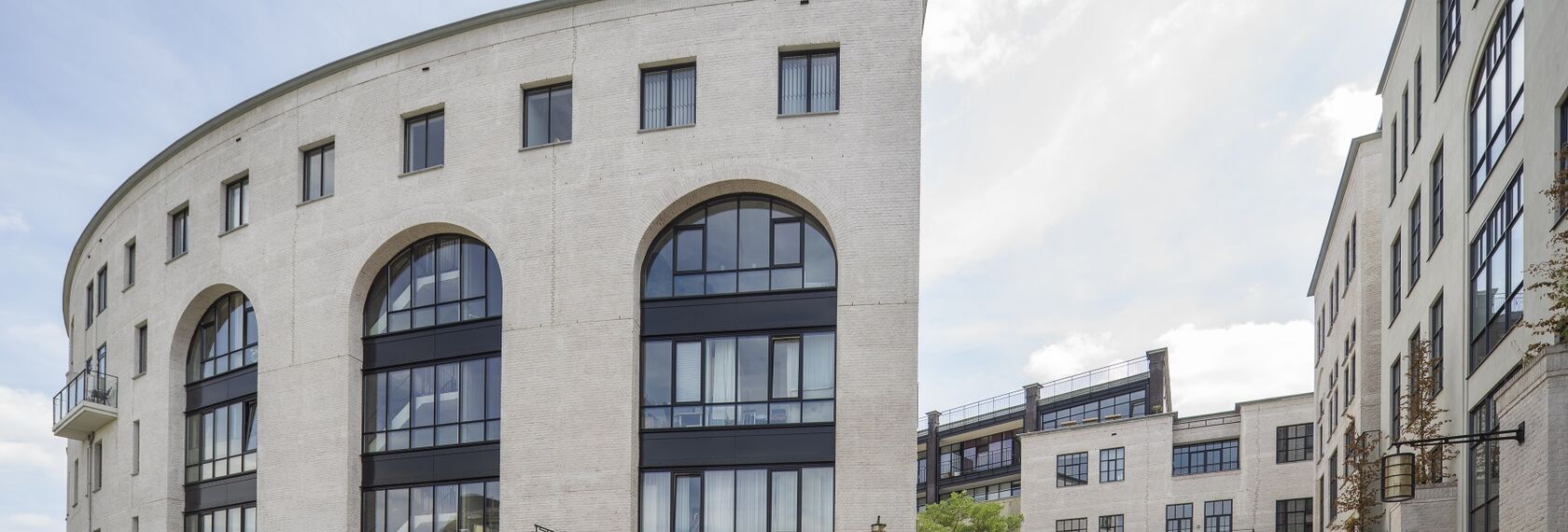 SlimLine 38 Fenêtres et ConceptWall 50 Murs rideaux - Maankwartier situé à Heerlen, les Pays-Bas