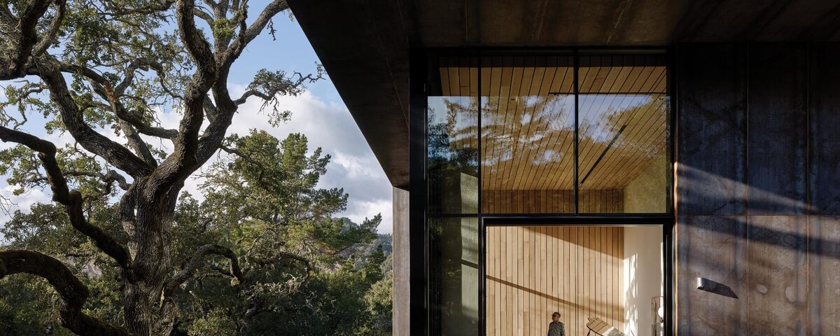  Villa moderne en béton dans la forêt