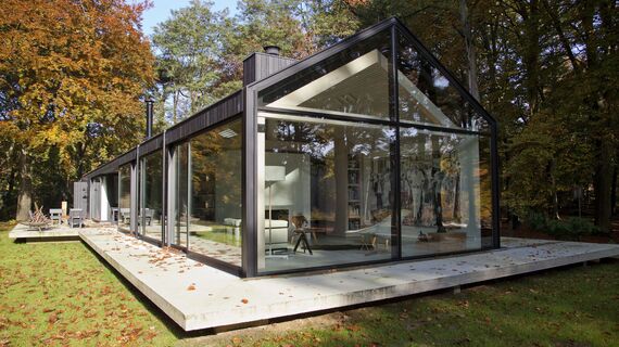 ConceptPatio 130 Coulissants, ConceptSystem 77 Fenêtres et ConceptWall 50 Murs rideaux - Maison The Brouwhuis situé à Oisterwijk, les Pays-Bas